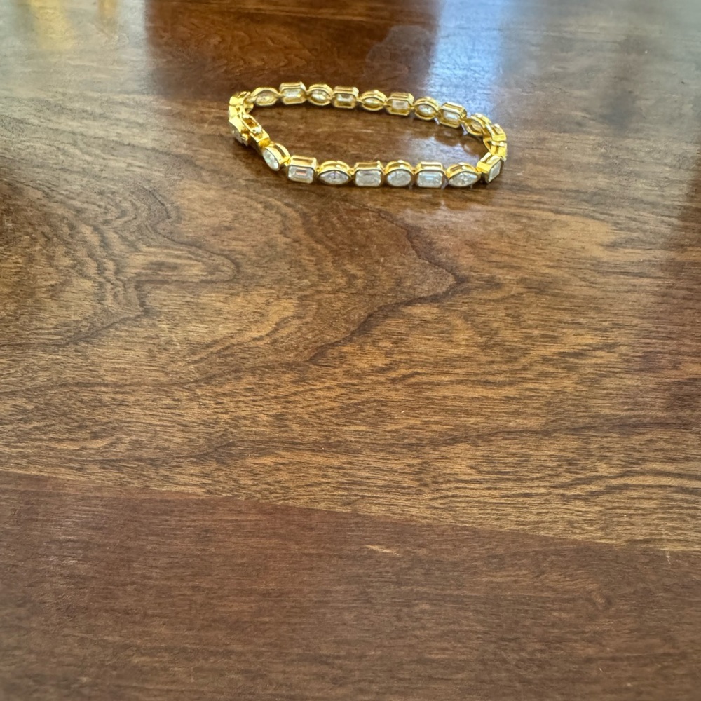 Unbranded Gold and Clear Crystal Tennis Bracelet Women Jewelry size 6.75 inches